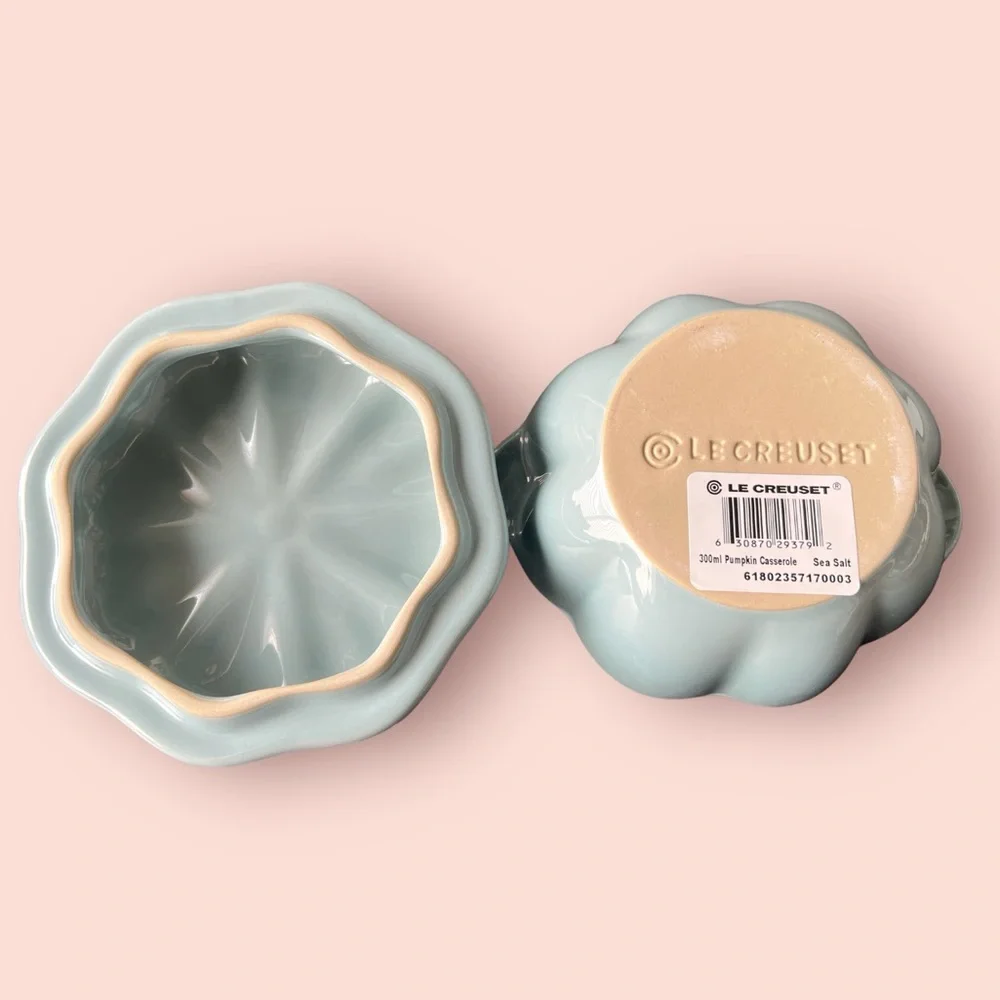Le Creuset Stoneware Pumpkin Cocotte (Sea Salt)